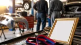 40 Jahre Betriebszugehörigkeit: Karosseriebauer bei Auto Kneisz mit Goldmedaille geehrt