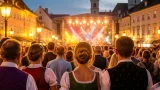 Abschlussabend der 81. Villacher Brauchtumswoche: Abendstimmung und Schlussbeleuchtung