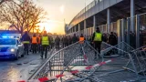 Absperrgitter durchbrochen: Stadionmitarbeiter bei Testspiel in Linz verletzt