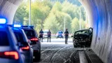 Alkoholfahrt mit bis zu 190 km/h endet nach Tunnelcrash: Festnahme in Freistadt