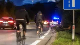 Alkoholisierte Radfahrer auf B1 in Asten gestoppt – Verkehr erheblich gefährdet