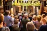 Bauerntheater St. Radegund bringt Klassiker mit breitem Ehrenamtsstaffel auf die Bühne