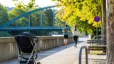 Beim Lauf an der Mur: Begegnung mit Kinderwagen und eine Bemerkung über Betreuung