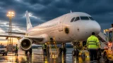 Blitz trifft Stuttgart–Wien-Flug: Maschine kehrt nach technischer Überprüfung um