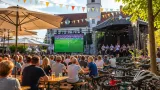 Boxenstop in Bad Schallerbach: Rathausplatz zum Treffpunkt für Sport- und Musikfans