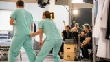 Drehpanne bei 'In aller Freundschaft': Jascha Rust erinnert sich an peinlichen Moment