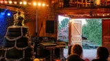 Experimentelle Performance im Maurachhof verbindet Literatur, Bildende Kunst und Musik