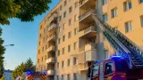 Feuerwehreinsatz in Wels-Neustadt: Markise im 7. Stock drohte abzustürzen