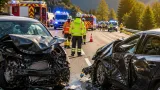 Frontalkollision auf der Fernpassstraße: Zwei Pkw zerstört, eine Person verletzt
