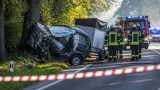 Früher Morgenunfall bei Obervogau: Lenker in Auto eingeklemmt – B67 gesperrt