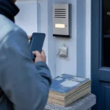 Privatheit nimmt zu: Menschen ziehen sich in anonyme Lebensblasen zurück