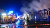 Großbrand in Hüttigweiler: Lagerhalle in Vollbrand – Straße stundenlang gesperrt