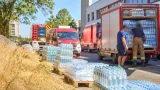 Grüne spenden Mineralwasser an Feuerwehr Gallneukirchen: Schutz für Einsatzkräfte in Hitzezeiten