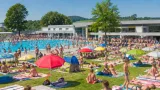 Heißer Juni beschert Neunkirchner Freibad Tausende Besucher und Hunderte Portionen Eis und Pommes
