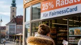 Hollabrunn erweitert FairnessCard: Erster Kooperationsbetrieb bietet 25% Rabatt