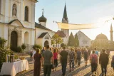 Interreligiöse Friedensroas führte Kirchen und Moschee in Vöcklabruck zusammen