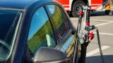 Kleinkind in heißem Auto eingesperrt: Einsatzkräfte in Knittelfeld befreien Bub binnen Minuten