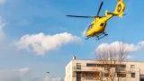Kleinkind stürzt aus offenem Fenster in St. Pölten – Kind mit Hubschrauber ins Spital geflogen