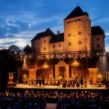 Verdis 'Un ballo in maschera' beginnt vor Schloss Werdenberg: Große Oper, fast ausverkauft