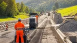 L 93 wird auf 920 Metern ausgebaut: 400.000 Euro für Fahrbahnsanierung und Schutzmauern