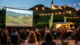 Langenlois: Grünes Sommerkino zeigt „Rental Family“ am Holzplatz