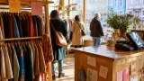Mehr als Mode: Secondhandläden stärken Umwelt und Gemeinschaft im Bezirk Schärding