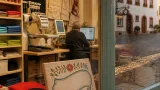 Mit 74 Jahren in der Schweizergasse: Die Stadtstickerei als Hobbybetrieb