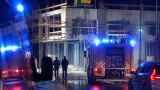 Nächtlicher Feuerwehreinsatz in Wels-Pernau: Kein Gas, sondern Kompressor am Dach