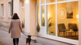 Neue Anlaufstelle in Judenburg: "Ankerbrücke" bietet Mediation, Coaching und Therapiehundbegleitung