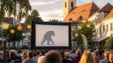 Perchtoldsdorf: Grünes Wanderkino bringt Doku über Jane Goodall auf den Marienplatz