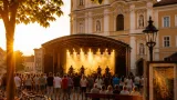 Queen-Tribute und lokale Band: Open-Air-Sommerabend am Kirchenplatz