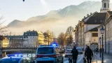 Schubhäftling entflohen: Hubschrauber- und Hundeeinsatz in Bludenz