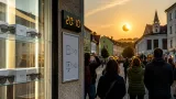 Schutzbrillen zur Sonnenfinsternis knapp: Warnung und Tipps für Rohrbach-Berg