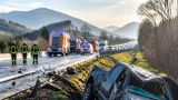 Schwerer Unfall auf A2 bei Wolfsberg: Pickup überschlägt sich, Mann per Hubschrauber ins Klinikum
