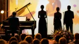 Sommerspiele Wolfsthal: Sängerinnen und Sänger bringen starke Mütter auf die Bühne