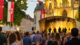 Stimmungsvoller Sommerabend: „Fräulein Peter“ begeisterte am Domplatz