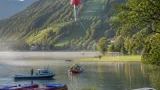 Tieffliegender Werbeballon knapp an Wasserung vorbeigeschrammt – schnelle Rettung am Zeller See