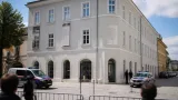 Umbau des Hitler-Geburtshauses abgeschlossen: Polizeizentrum in Braunau eröffnet