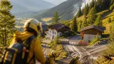 Unwetter fordern Feuerwehren: Muren, Evakuierungen und anhaltender Waldbrand