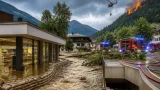 Unwetter zieht über Ennstal: Überflutungen, Muren und mehrere Waldbrände fordern Großaufgebot