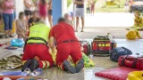 Vierjähriger nach Badeunfall in Freizeitbad im Bezirk Grieskirchen reanimiert und per Hubschrauber abtransportiert