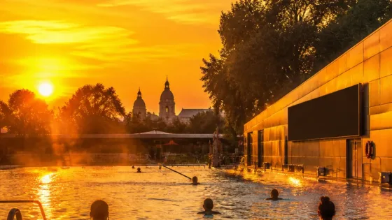 Augartenbad öffnet wegen Hitzewelle stundenlang länger – Badeschluss ab 1. August erst um 21 Uhr