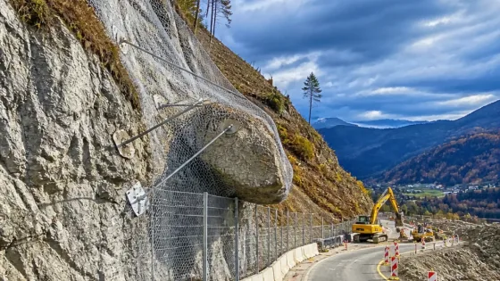 Felssicherung und Fahrbahnsanierung auf der Zellwinkler Straße beginnen – Arbeiten bis Mitte September