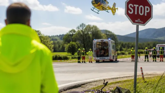 Radfahrerin aus Gaming stirbt nach Kollision beim Überqueren der B25
