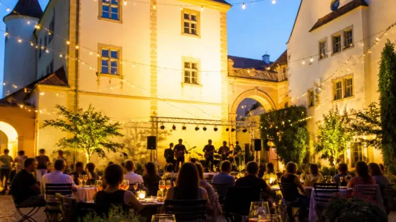 Schlosshof Sierning wird zur italienischen Piazza: „Spritz & Co“ am 15. August