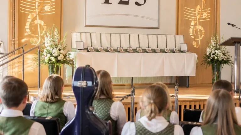125 Leistungsabzeichen in Langkampfen: Hohe Beteiligung junger Musiker im Bezirk