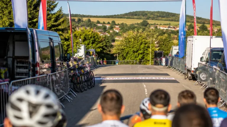 530 Radfahrer bei Thayarunde: Staatsmeisterschaft und Publikumsmagnet in Waidhofen