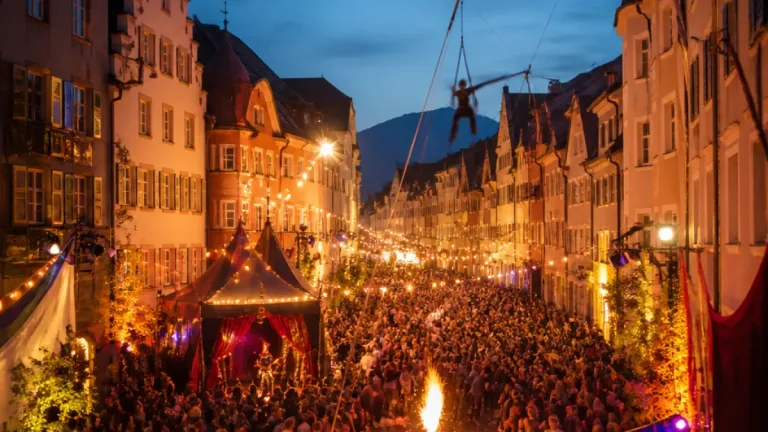 Altstadt als Bühne: 40. Gauklerfestival verwandelt Feldkirch in internationales Freilufttheater