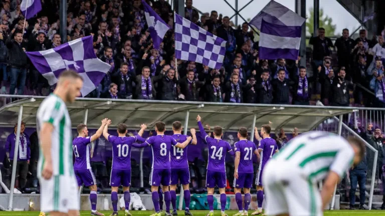 Austria Salzburg entführt in Wels die ersten drei Punkte