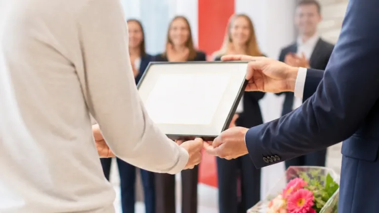Auszeichnung für Sparkassen-Lehrling in Freistadt: Bedeutung für Ausbildung und Region